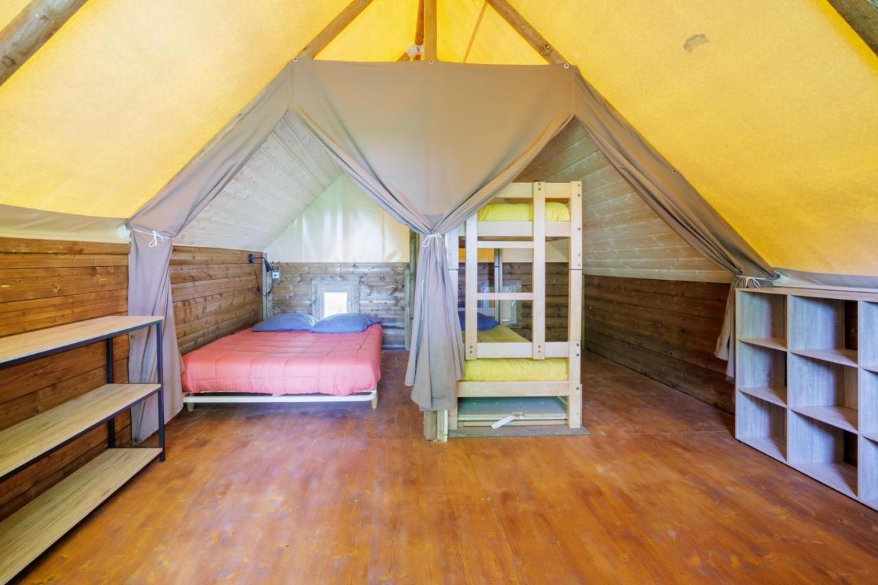 La Clairiere - Ecolieu De Vacances Lamothe-Fenelon Экстерьер фото
